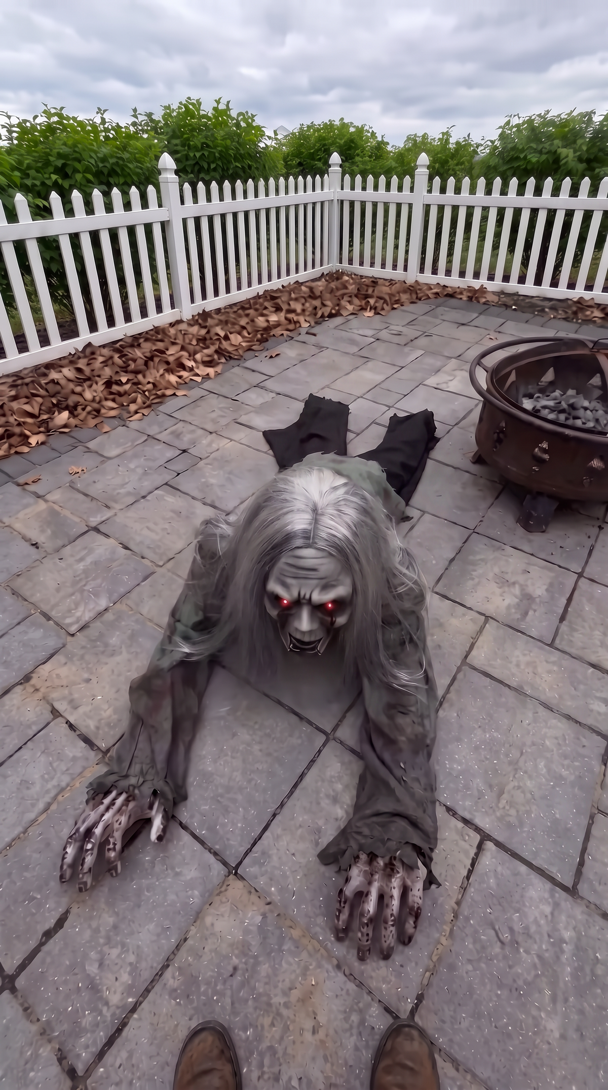 The Crawler – Touch-Activated Crawling Zombie Ghost